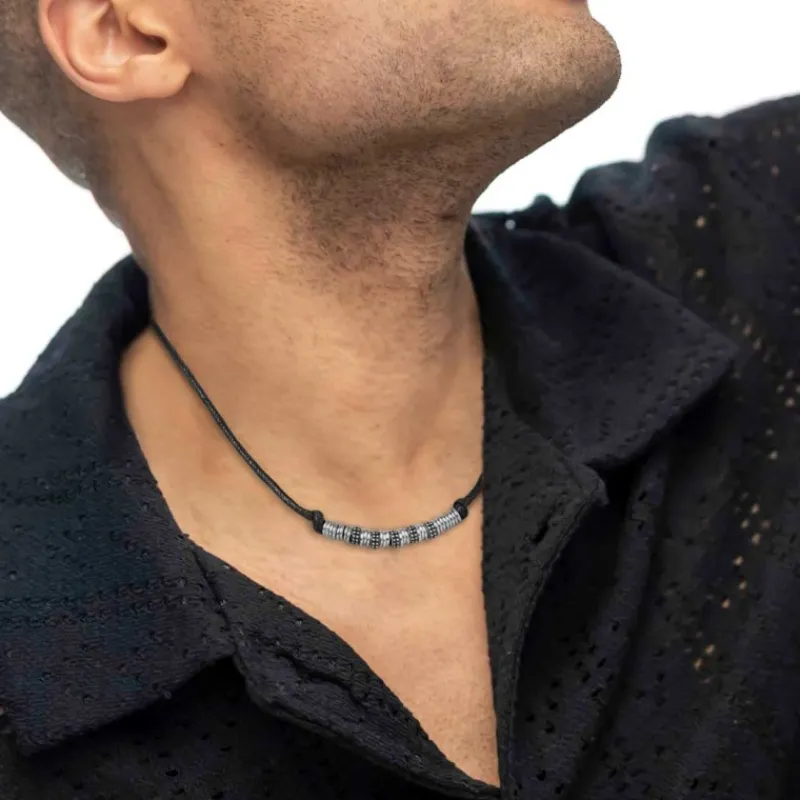 Online Collana cordino strobel elementi in acciaio con trama puntinata in black oil Collane